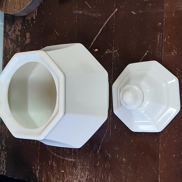 Vintage Octagon Sugar Dish - Picture 3 of 4